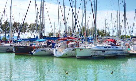 Vitorláshajók fenntartási költségei a Balatonon, a szemed se rebbenjen az áraktól