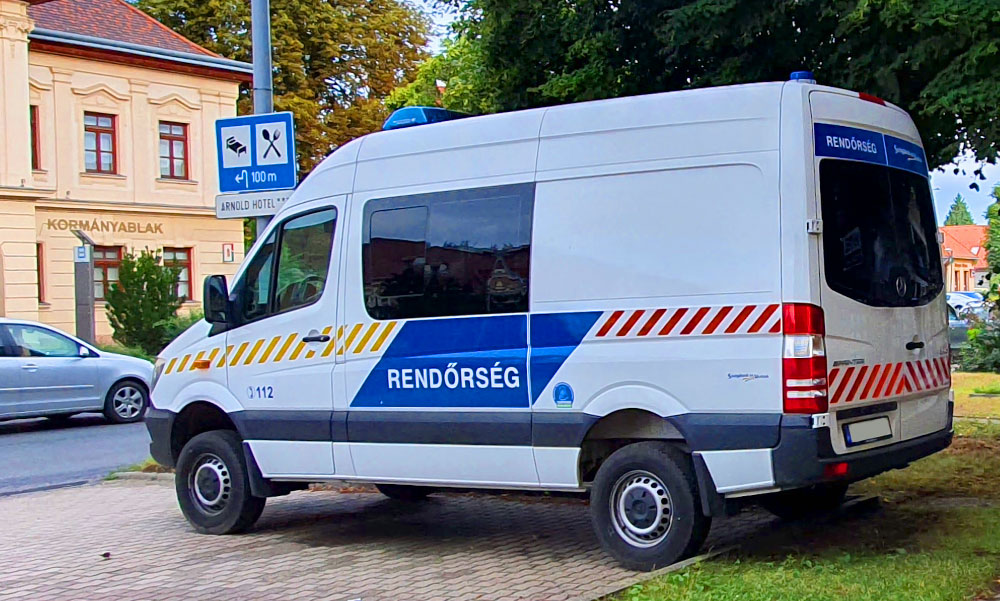 Balhé Enyingen: zavarták a bulizók, két embert életveszélyesen megsebesített a 41 éves férfi