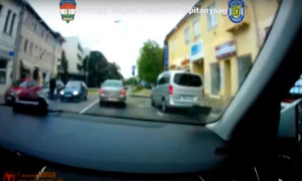 Akárcsak egy akciófilmben: autós üldözés volt Siófokon – Videóval