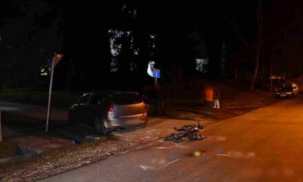 Brutális balesetet szenvedett egy biciklis nő, mert nem kapta meg az elsőbbséget a Balatontól nem messze – fotók