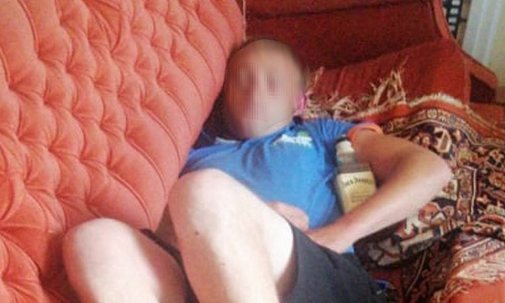 Úgy aludt a Balaton környéki betörő a lopott whiskey-vel a szállodában, mint egy kisbaba, amikor rajtaütöttek a rendőrök