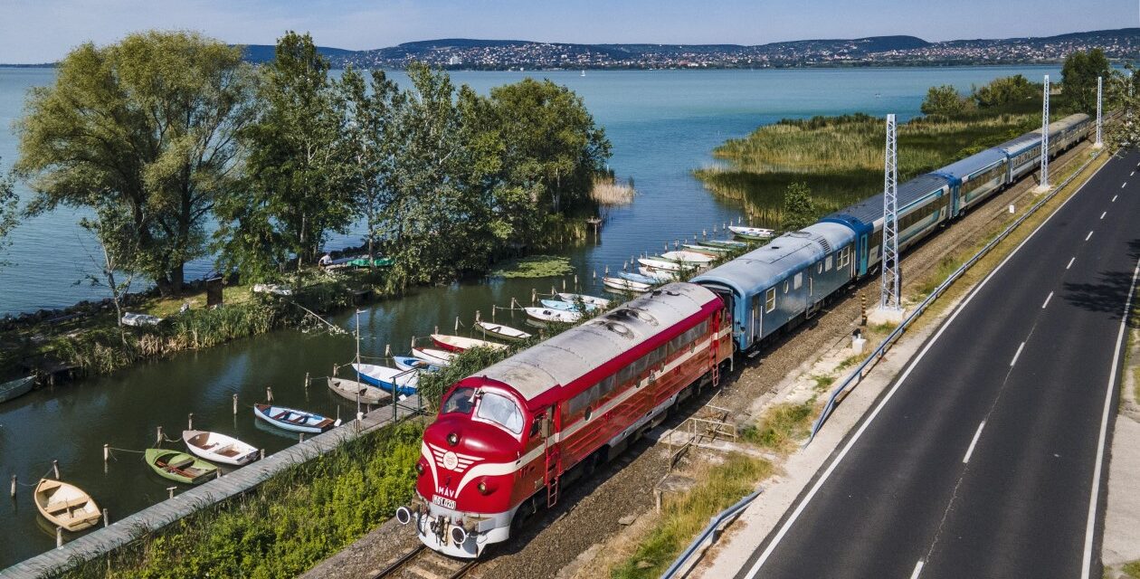 Diadalittas MÁV, 1,16 millió ember utazott vasúttal a Balatonhoz