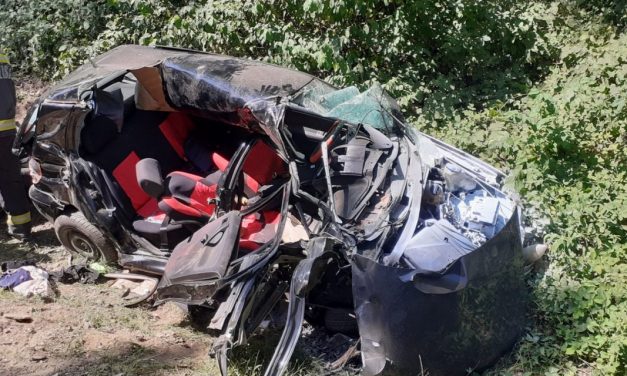 Tinédzser vesztette életét, amikor autójuk nem fért át a vonat előtt Keszthelyen