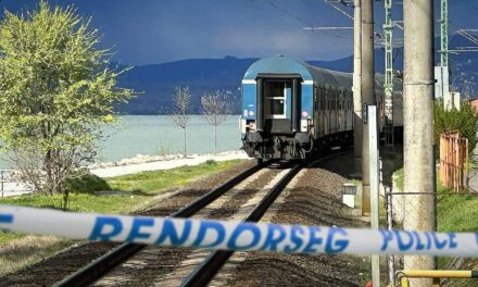 Elütött egy embert a vonat a Balatonnál, tegnap egy motorost gázolt halálra egy szerelvény