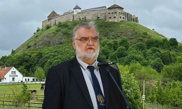 Botrány Sümegen: Házkutatást tartottak a polgármesteri hivatalban, lemondott az alpolgármester, valami nem stimmel Végh László fideszes polgármester körül?
