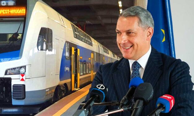 Lázár János inkább az államtitkárával mondatta ki, hogy „elnézést”: pünkösdhétfőre 300 buszt vezényelt ki a MÁV a balatoni vonalra