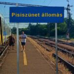 Pisiszünetet tartott a MÁV egyik balatoni járata, közben Lázár János vasútromboló tevékenységéről beszél Vitézy Dávid