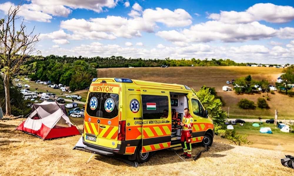 Egy nap alatt ketten is meghaltak a Balaton melletti Ozora Fesztiválon – Miért ennyire halálos ez a fesztivál, mi van ott, ami máshol nincs?