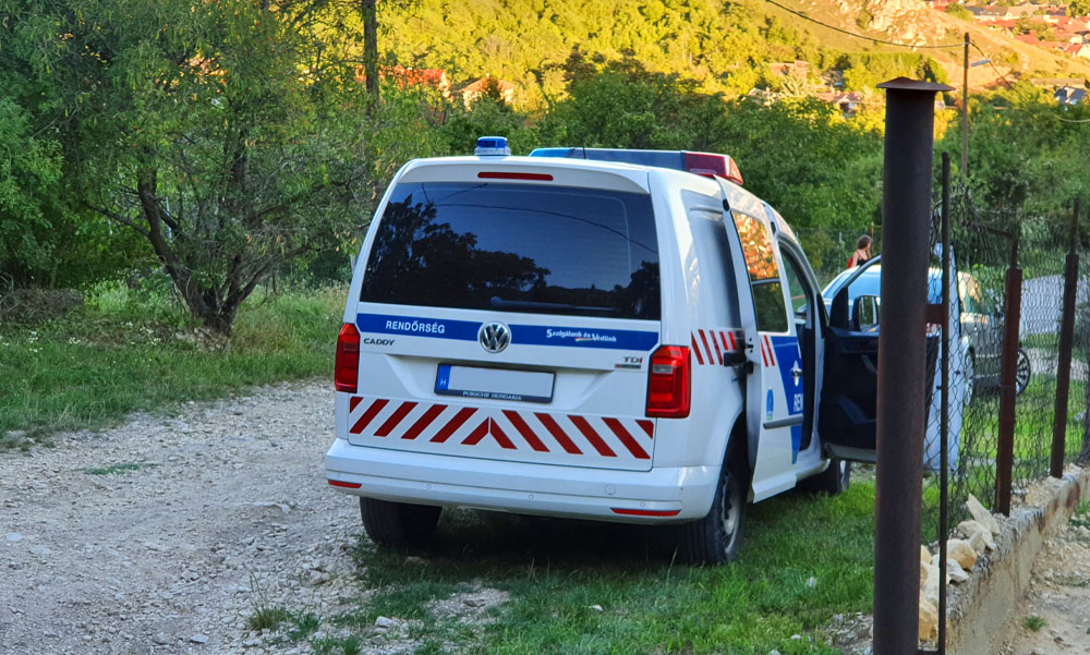 Orrvérzésig verte és fogva tartotta 15 éves barátnőjét egy 17 éves lány: a balatonalmádi tettest egy év után fogták el