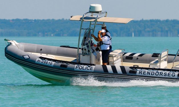Elindult a nyár: a balatoni hajókon együtt lehettek a gyerekek a rendőrökkel