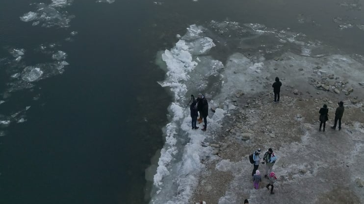 Figyelmeztetnek a rendőrök, senki ne menjen a Balaton jegére!