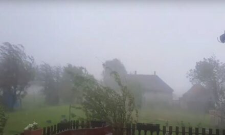 Hatalmas vihar kíséri a Pünkösdöt a Balatonnál: így csapott le a kíméletlen idő a magyar tengerre – videóval