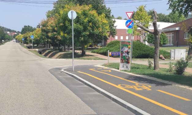 Már szinte ünneplik az Alsóörs-Veszprém közötti furcsán megépített bicikliutat