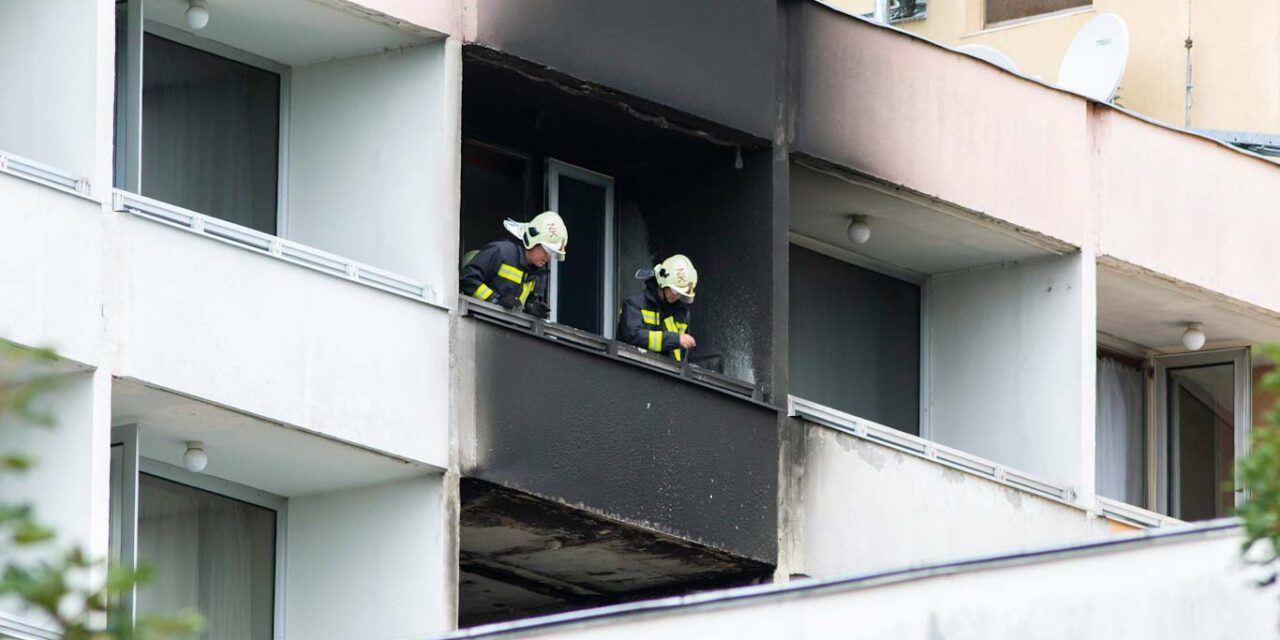 Tűzoltókat riasztottak egy zalakarosi hotelhez, kiégett egy szoba, az okokat még keresik, de van egy gyanús körülmény