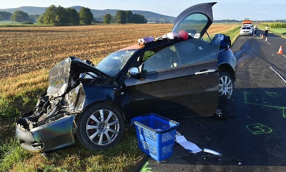 A Balaton partján drogoztak, majd elaludtak az autóban a fiatalok: a sofőr alvás közben egy busznak csapódott