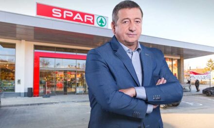 Bayer Zsolt azt kéri senki sem menjen a Sparba, mert drágák, szarok és gazemberek, az üzletlánc pedig takarodjon el az országból