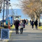 Odacsapnak az autósoknak a Balatonnál: Az év minden napján fizetős lesz a parkolás az egyik legnépszerűbb üdülőhelyen