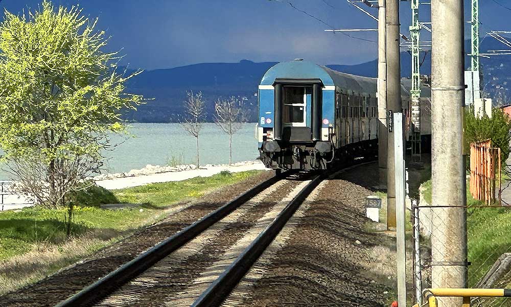 MÁV: a vihar miatt összeomlott a teljes balatoni vonatközlekedés, több helyen pótlóbuszok járnak