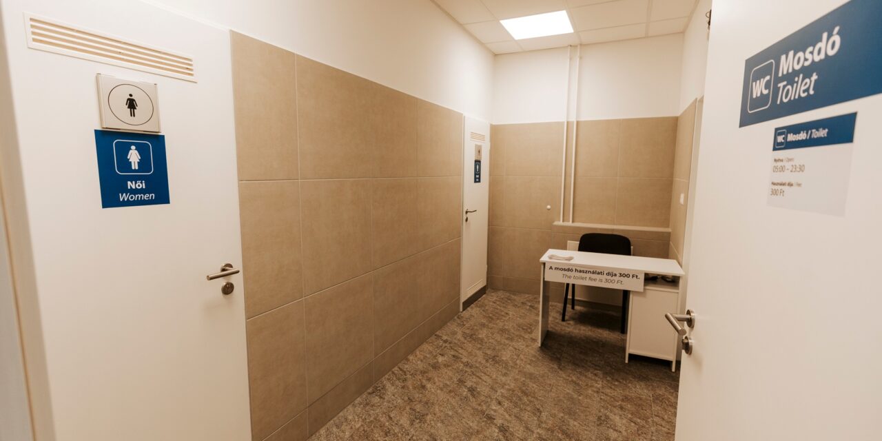 Étteremben, vonaton és mosdókban kukkolta a nőket egy balatoni férfi, egy kislány buktatta le a videót készítő szörnyeteget