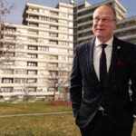 Botrány Tapolcán: Navracsics Tibor az ellenségétől kunyerál pénzt a tapolcai panelek felújítására, sokan őrjöngenek, hogy az adófizetők pénzét magánlakásokra tapsolná el a KDNP-Fidesz képviselője