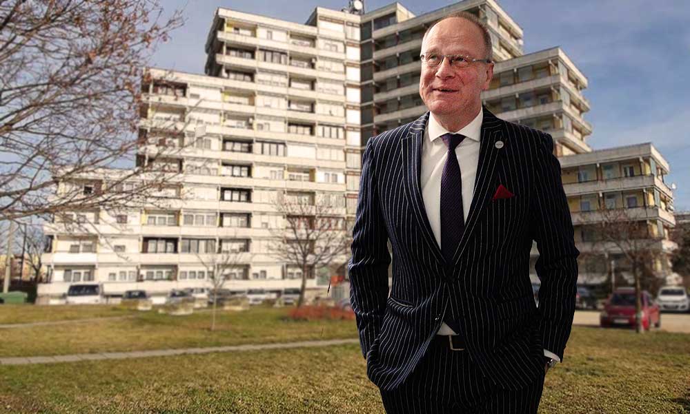 Botrány Tapolcán: Navracsics Tibor az ellenségétől kunyerál pénzt a tapolcai panelek felújítására, sokan őrjöngenek, hogy az adófizetők pénzét magánlakásokra tapsolná el a KDNP-Fidesz képviselője