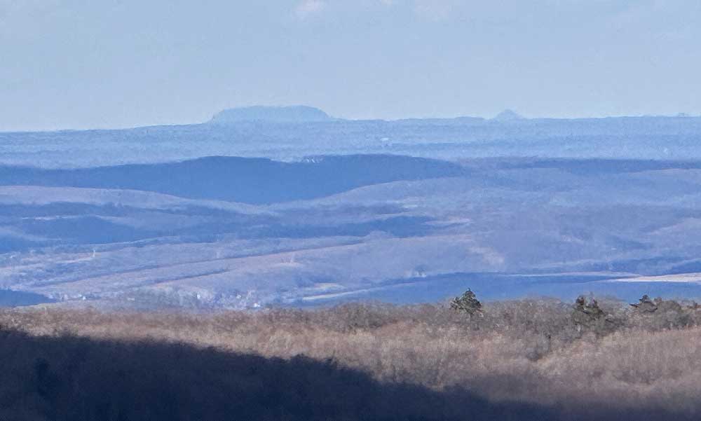 Lenyűgöző látvány 100 km-ről: A pécsi tévétoronyból is tisztán kivehető a Badacsony