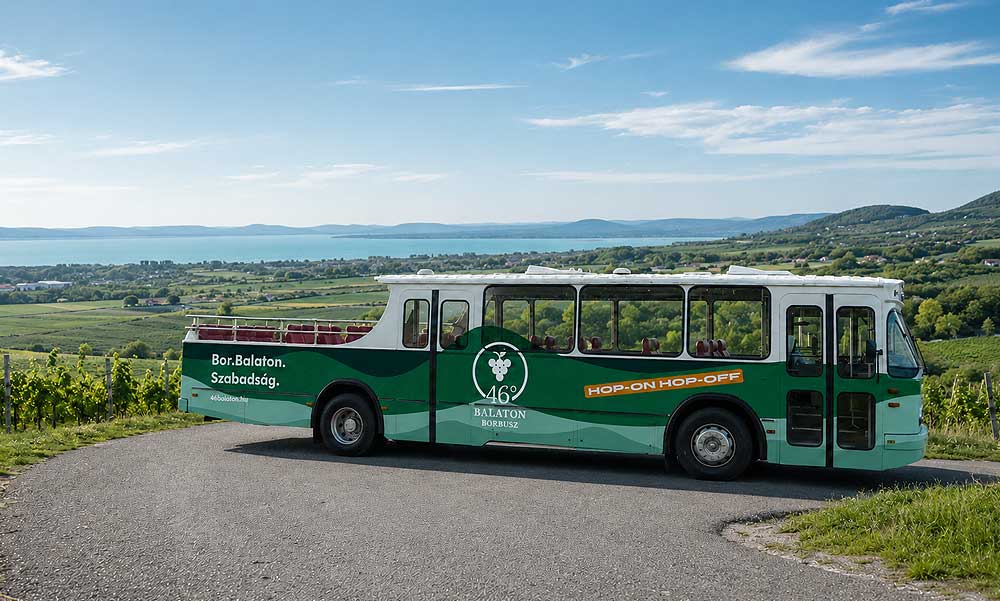 Megérkezett a Balaton első hop-on hop-off borbusza: Új korszak indul a belföldi borturizmusban