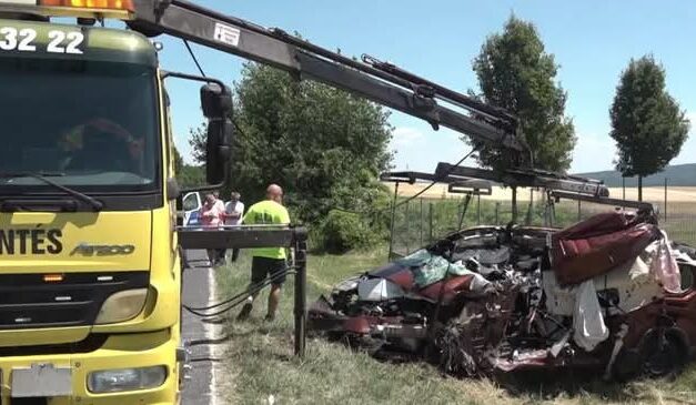 A csetényi baleset halálos áldozata gyermeke ballagására sietett, amikor összeütközött a Volánbusszal