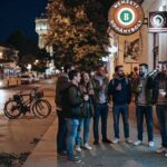Megszűnhet az éjszakai kocsmázás a trafikoknál: Szigorú korlátozások jönek, vége az utcai partiknak